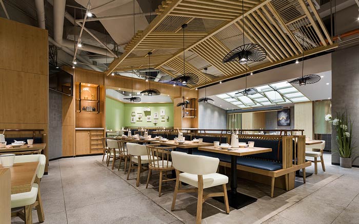 串串香小吃店中間餐區(qū)裝修設(shè)計效果圖