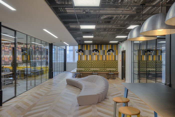 旅游服務公司辦公室休息區(qū)裝修設計效果圖