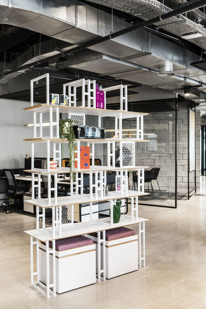 廣告公司辦公室展示柜裝修設計效果圖