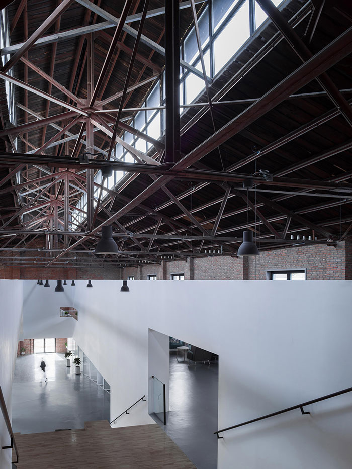 廠(chǎng)房改造辦公室樓梯與吊頂裝修設(shè)計(jì)效果圖