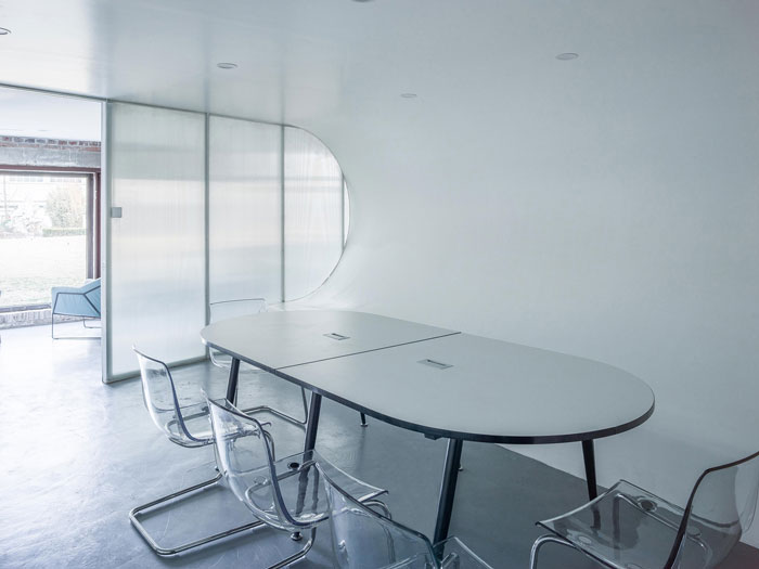 廠(chǎng)房改造辦公室交流區(qū)裝修設(shè)計(jì)效果圖