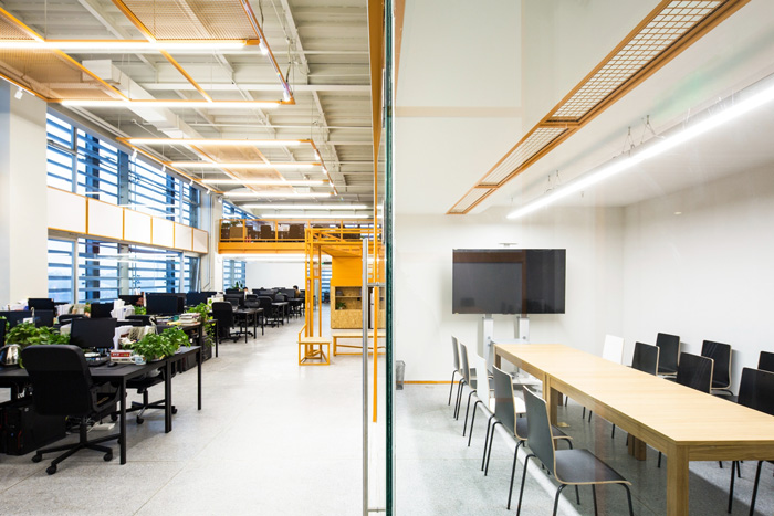 廠家辦公樓會(huì)議室裝修設(shè)計(jì)效果圖